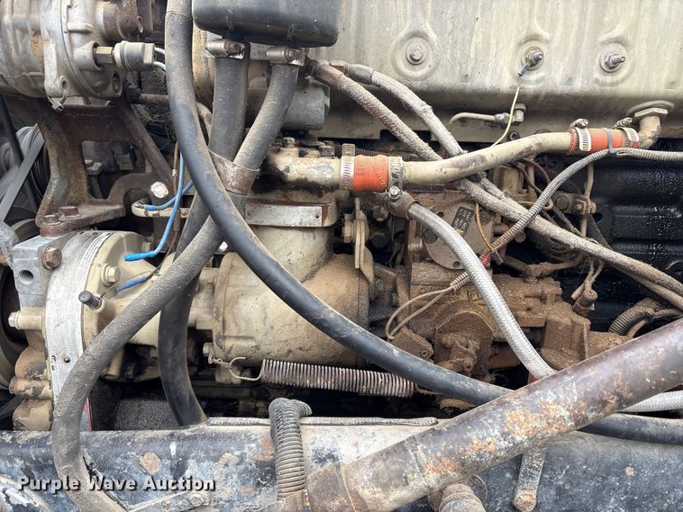 image for item EV2787 1990 Peterbilt 378 semi truck