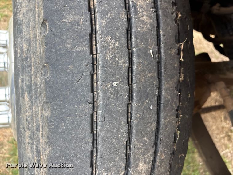 image for item EV2787 1990 Peterbilt 378 semi truck