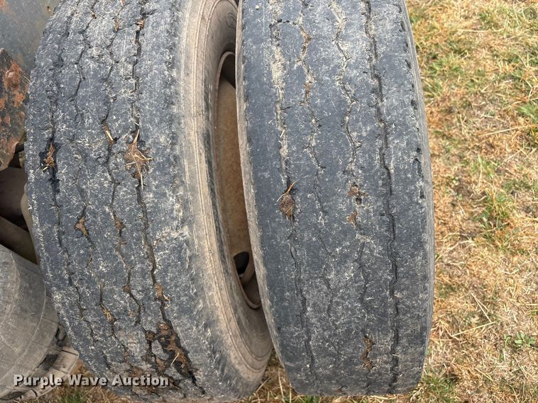 image for item EV2787 1990 Peterbilt 378 semi truck