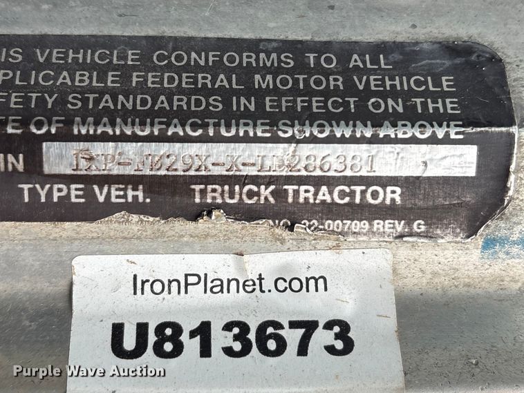 image for item EV2787 1990 Peterbilt 378 semi truck