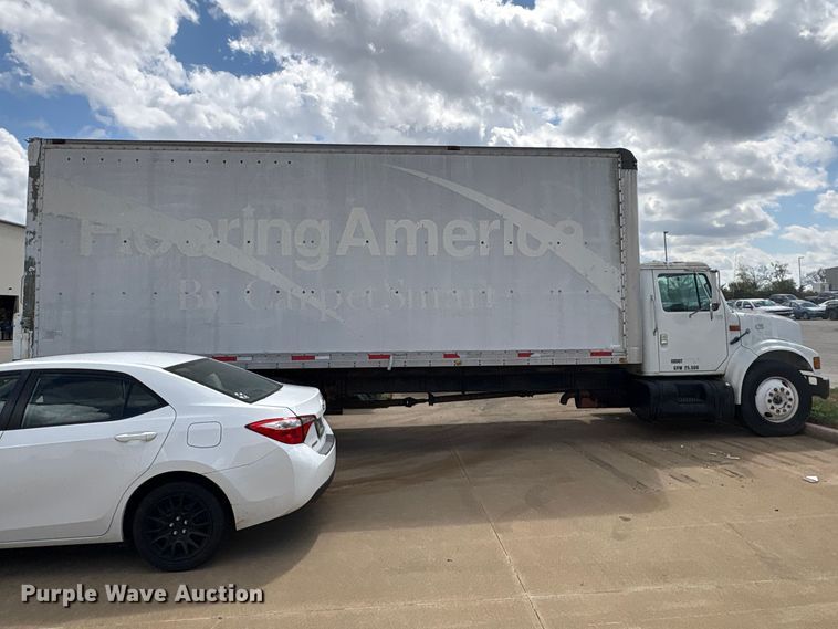 image for item EV2897 1998 International 4700 box truck