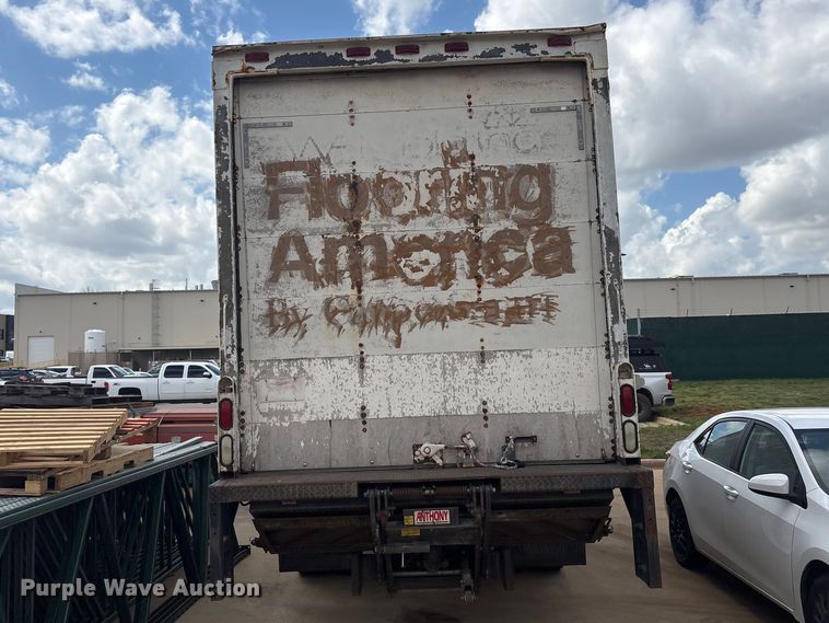 image for item EV2897 1998 International 4700 box truck