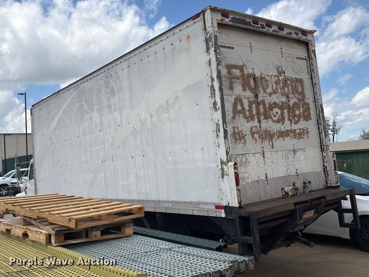 image for item EV2897 1998 International 4700 box truck