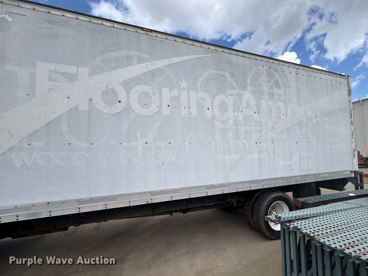 image for item EV2897 1998 International 4700 box truck