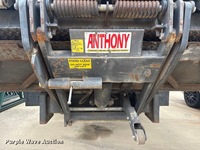 image for item EV2897 1998 International 4700 box truck