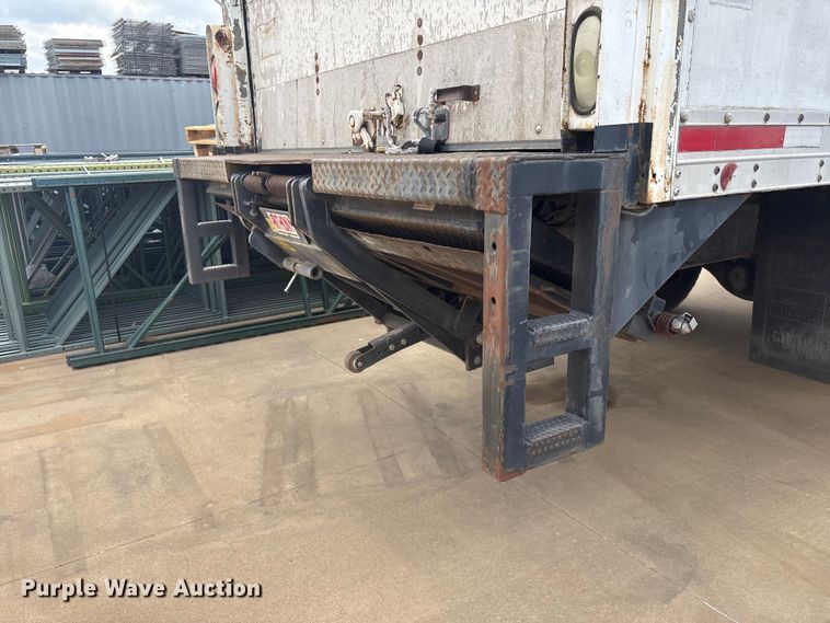 image for item EV2897 1998 International 4700 box truck