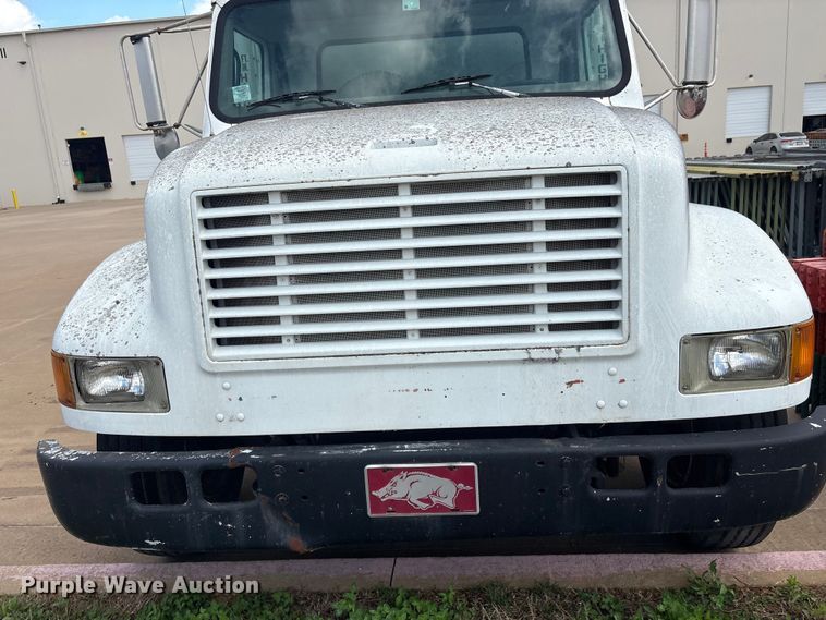 image for item EV2897 1998 International 4700 box truck