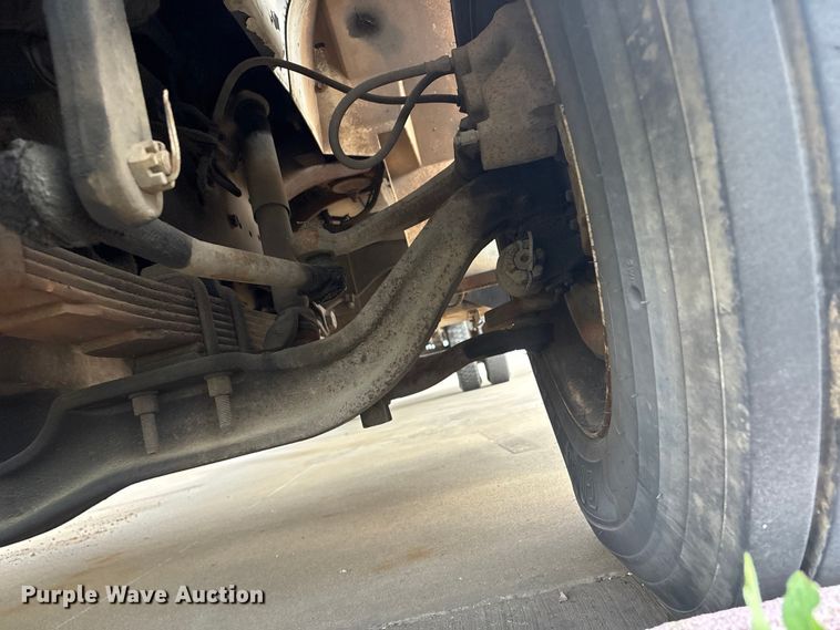 image for item EV2897 1998 International 4700 box truck