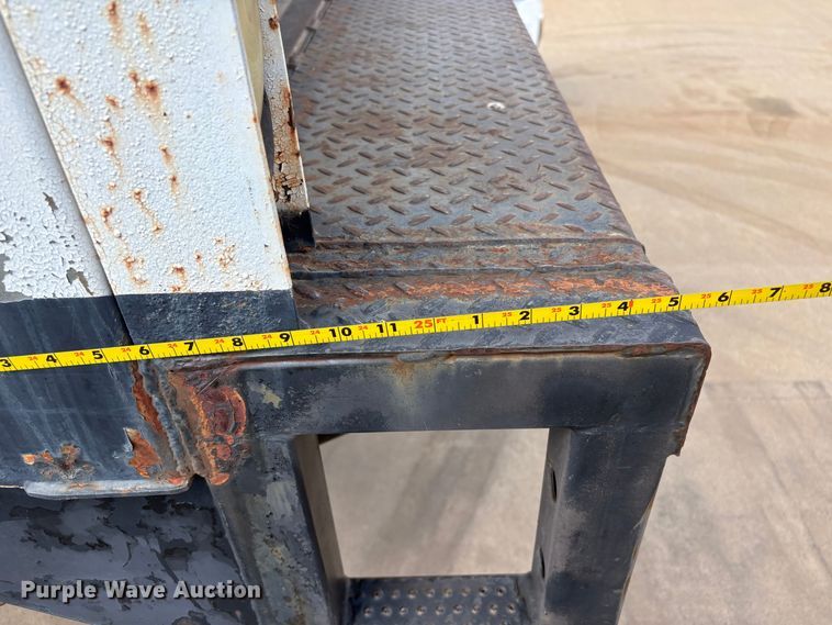 image for item EV2897 1998 International 4700 box truck