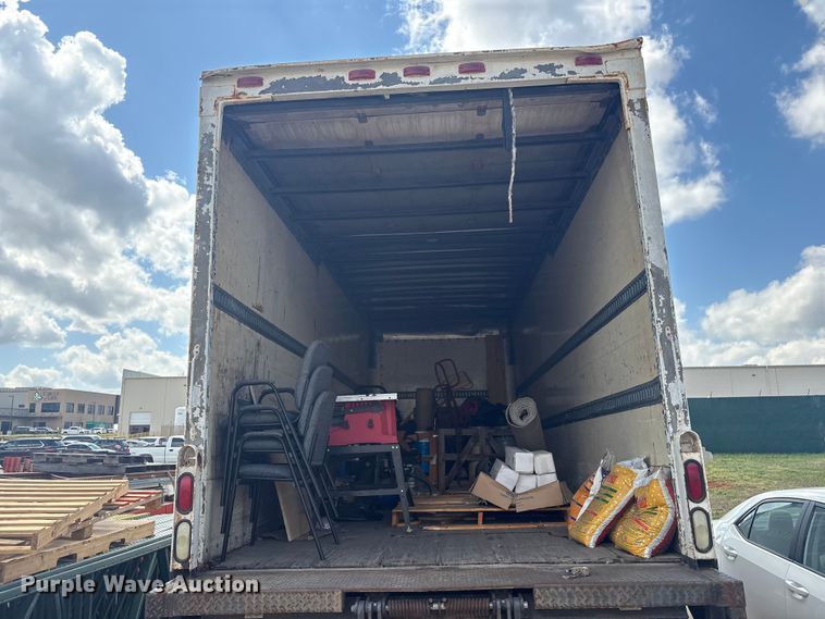 image for item EV2897 1998 International 4700 box truck