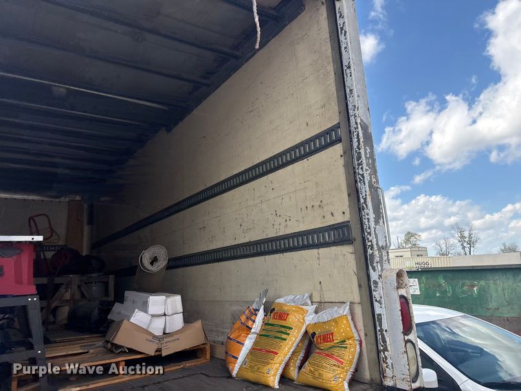 image for item EV2897 1998 International 4700 box truck