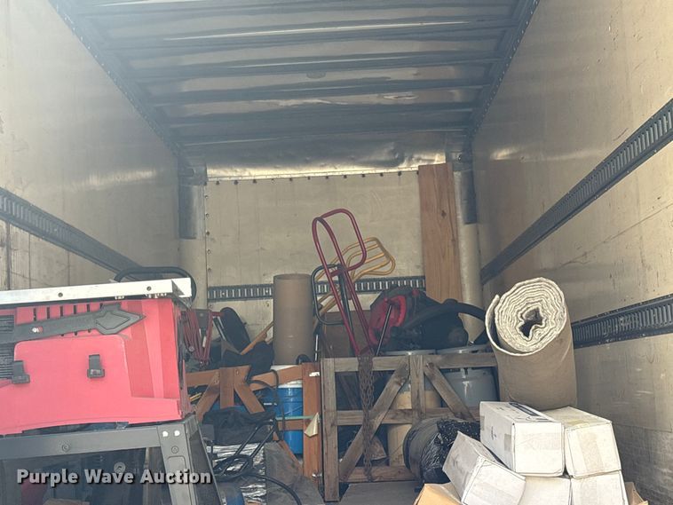 image for item EV2897 1998 International 4700 box truck