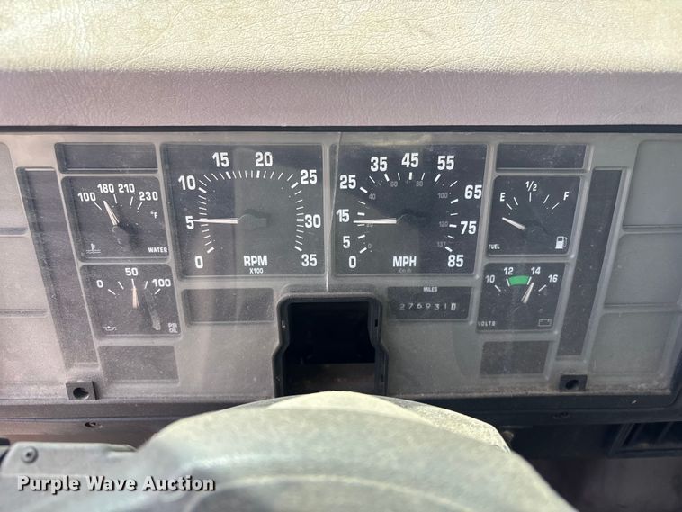 image for item EV2897 1998 International 4700 box truck