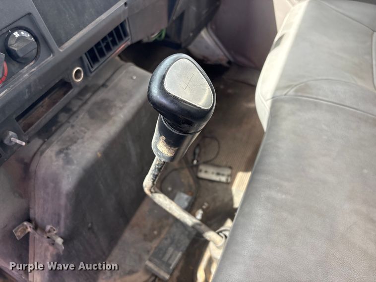 image for item EV2897 1998 International 4700 box truck