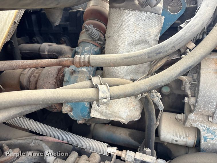 image for item EV2897 1998 International 4700 box truck