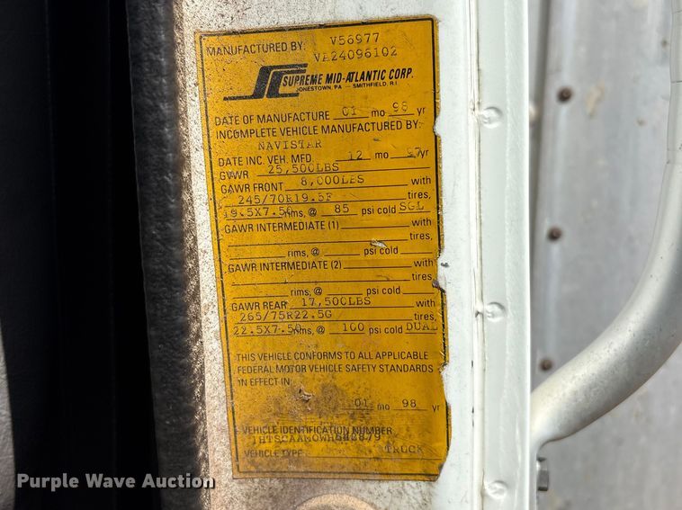 image for item EV2897 1998 International 4700 box truck