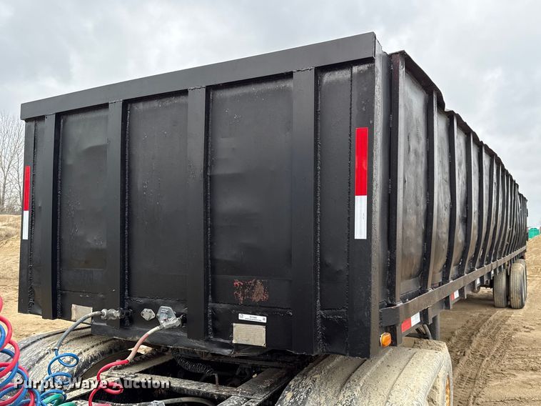 image for item EV7660 1974 Transcraft refuse trailer
