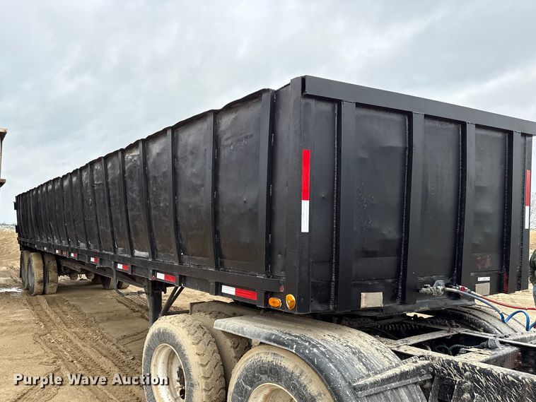 image for item EV7660 1974 Transcraft refuse trailer