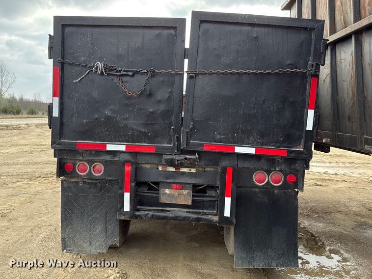 image for item EV7660 1974 Transcraft refuse trailer