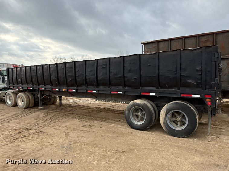 image for item EV7660 1974 Transcraft refuse trailer