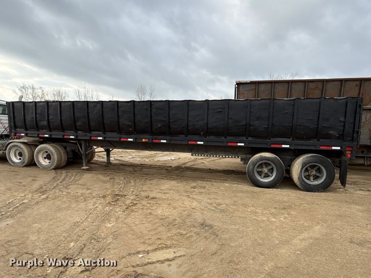 image for item EV7660 1974 Transcraft refuse trailer