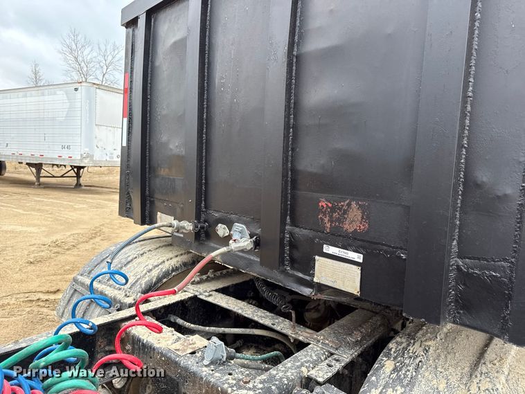 image for item EV7660 1974 Transcraft refuse trailer