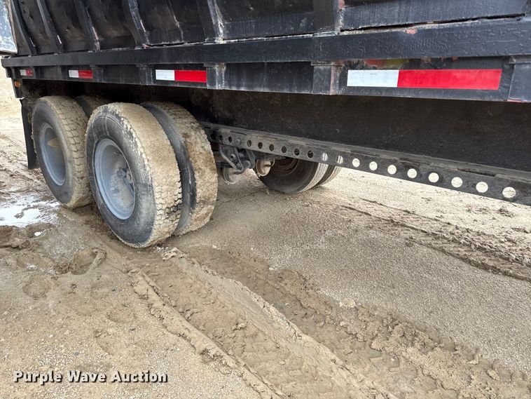 image for item EV7660 1974 Transcraft refuse trailer