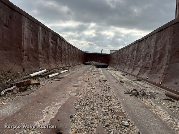 image for item EV7660 1974 Transcraft refuse trailer