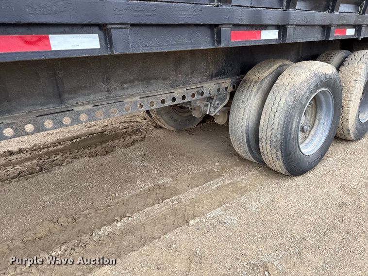 image for item EV7660 1974 Transcraft refuse trailer