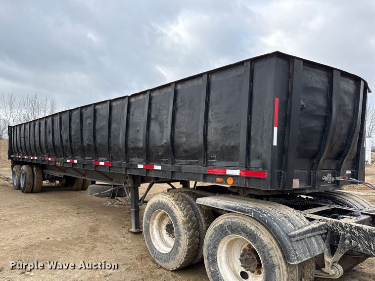 image for item EV7661 1974 Transcraft refuse trailer