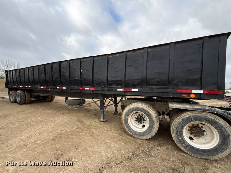 image for item EV7661 1974 Transcraft refuse trailer