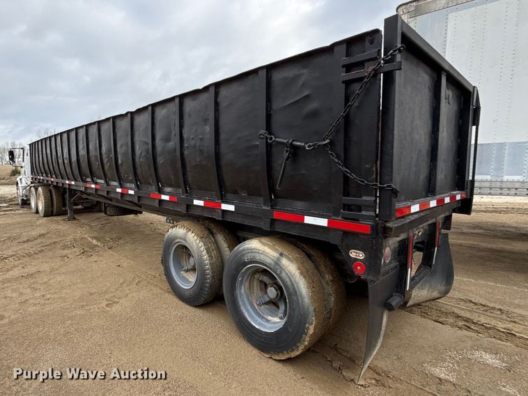 image for item EV7661 1974 Transcraft refuse trailer