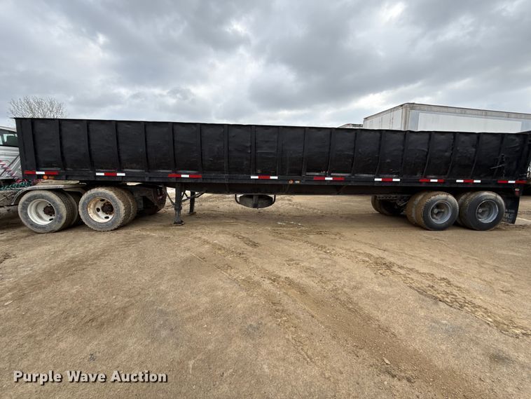 image for item EV7661 1974 Transcraft refuse trailer
