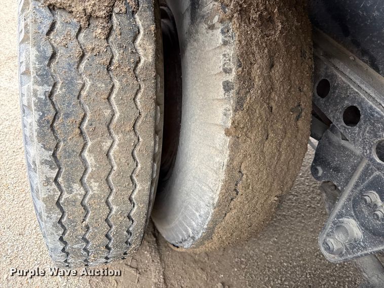 image for item EV7661 1974 Transcraft refuse trailer