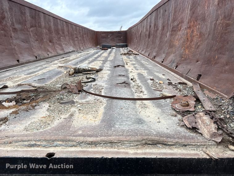 image for item EV7661 1974 Transcraft refuse trailer