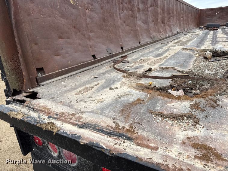 image for item EV7661 1974 Transcraft refuse trailer