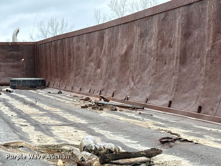 image for item EV7661 1974 Transcraft refuse trailer