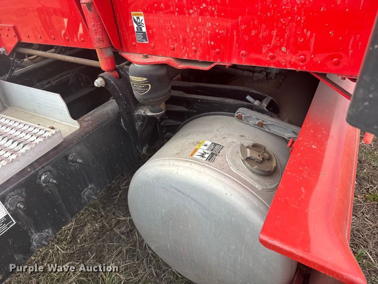 image for item FB0956 2013 Peterbilt 386 semi truck