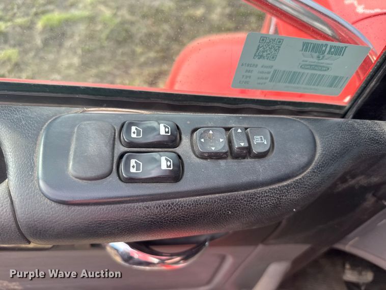 image for item FB0956 2013 Peterbilt 386 semi truck