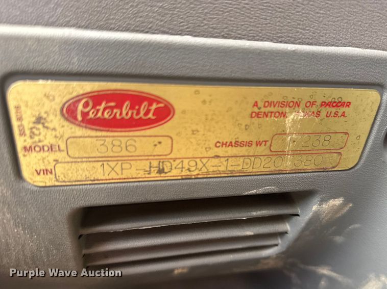 image for item FB0956 2013 Peterbilt 386 semi truck