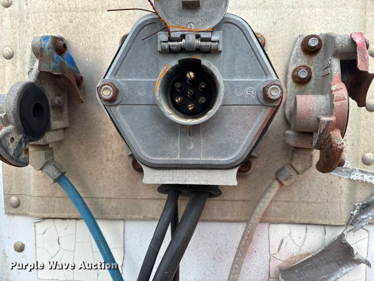 image for item FB3210 2006 Stoughton AVW-535T-S-C-AR dry van trailer