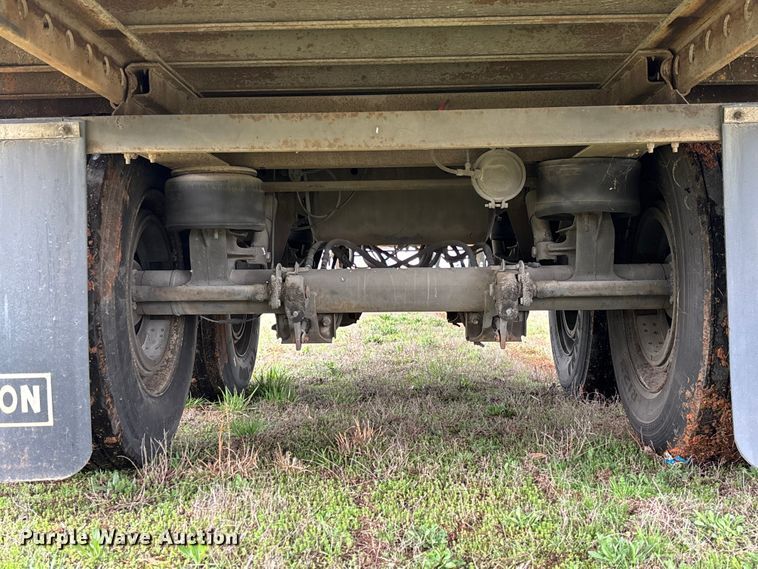 image for item FB3210 2006 Stoughton AVW-535T-S-C-AR dry van trailer