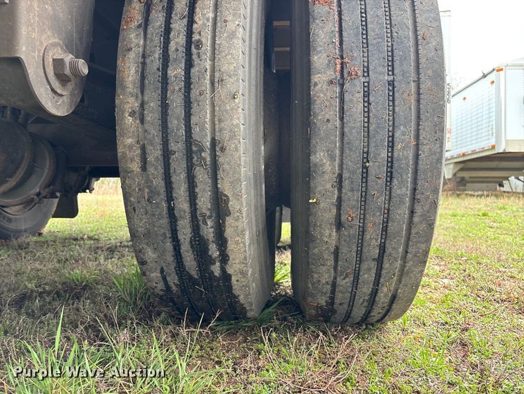 image for item FB3210 2006 Stoughton AVW-535T-S-C-AR dry van trailer