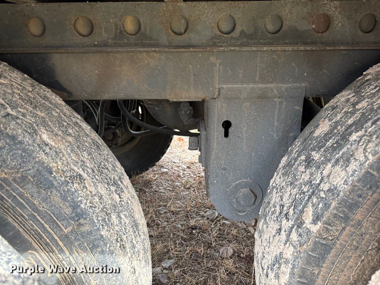 image for item FB3211 2006 Stoughton AVW-535T-S-C-AR dry van trailer