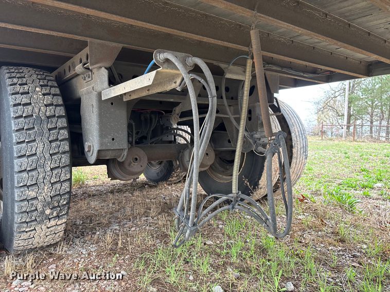 image for item FB3211 2006 Stoughton AVW-535T-S-C-AR dry van trailer