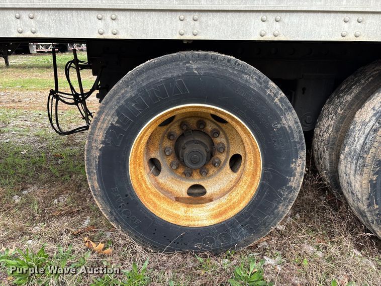 image for item FB3211 2006 Stoughton AVW-535T-S-C-AR dry van trailer