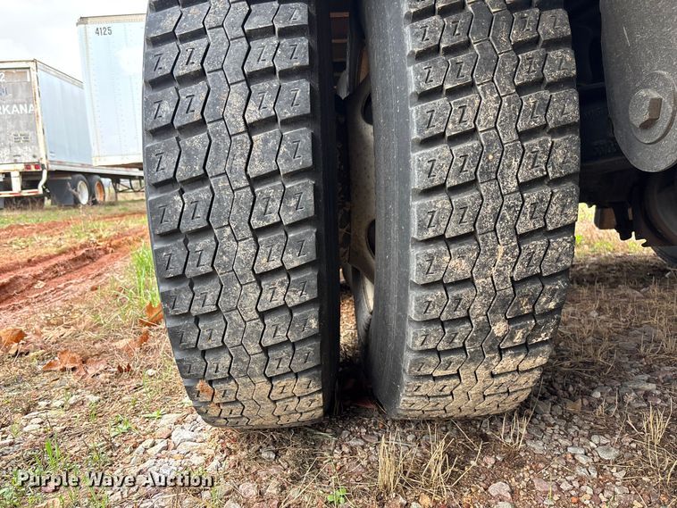 image for item FB3211 2006 Stoughton AVW-535T-S-C-AR dry van trailer