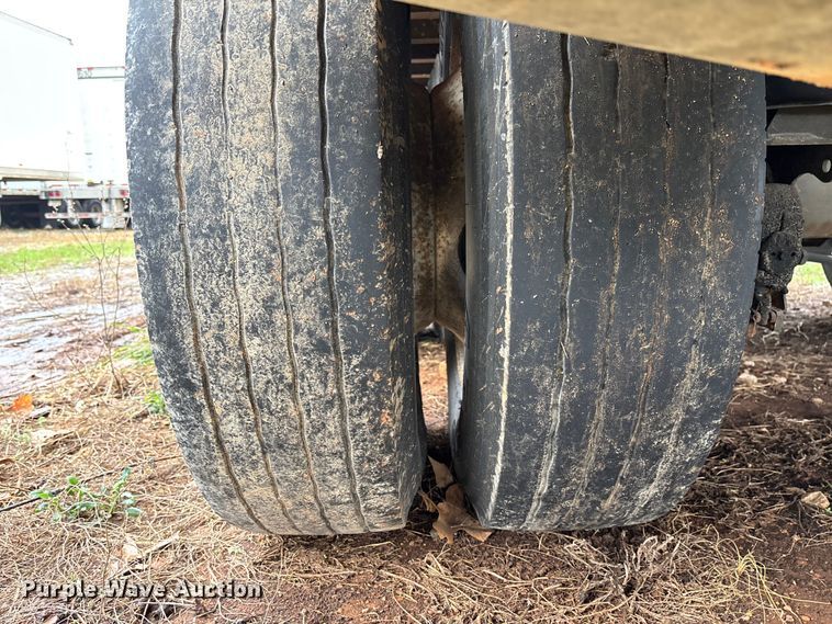 image for item FB3212 2006 Utility VS2DC Van trailer