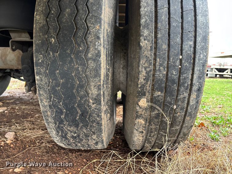 image for item FB3212 2006 Utility VS2DC Van trailer