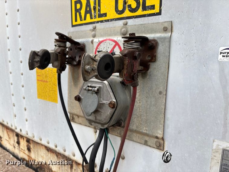 image for item FB3213 2000 Wabash National DVCVHPC dry van trailer